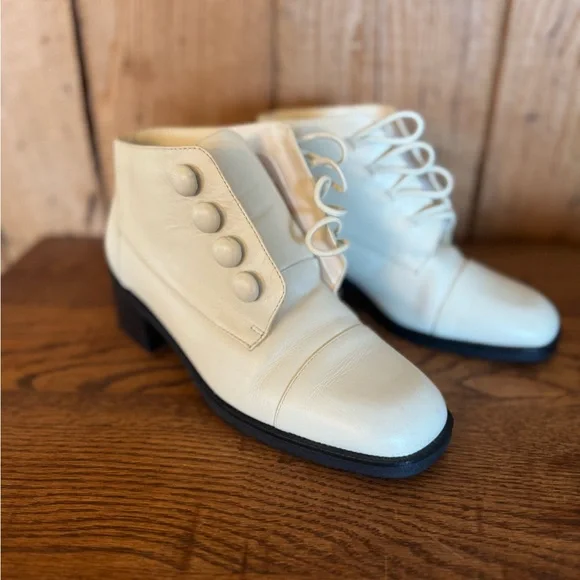 Vintage Cream Leather Ankle Boots - Picture 11 of 16
